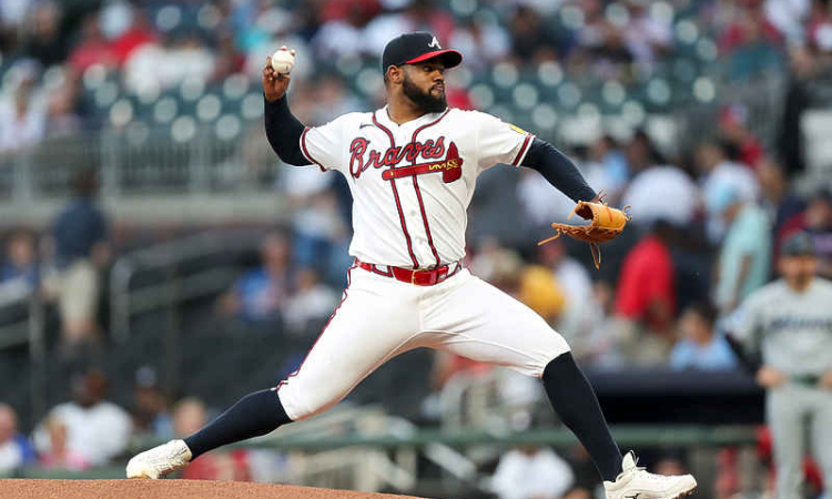 Braves' Reynaldo Lopez a reliever 'for now' to work on delivery flaw