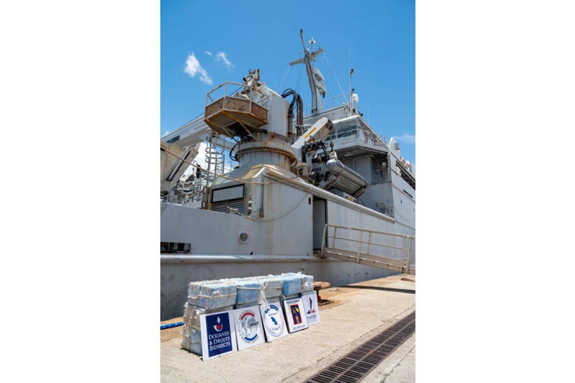 French Navy vessel seizes 502 kg  of cocaine from a sailing yacht