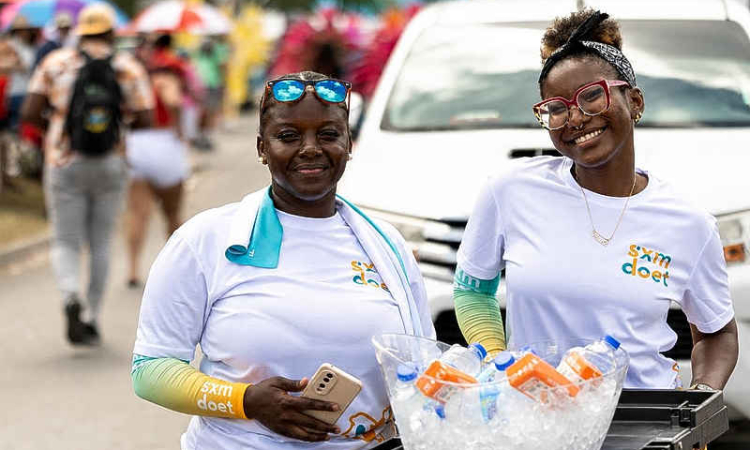 Volunteers get taste of Carnival  through SXM Doet partnership