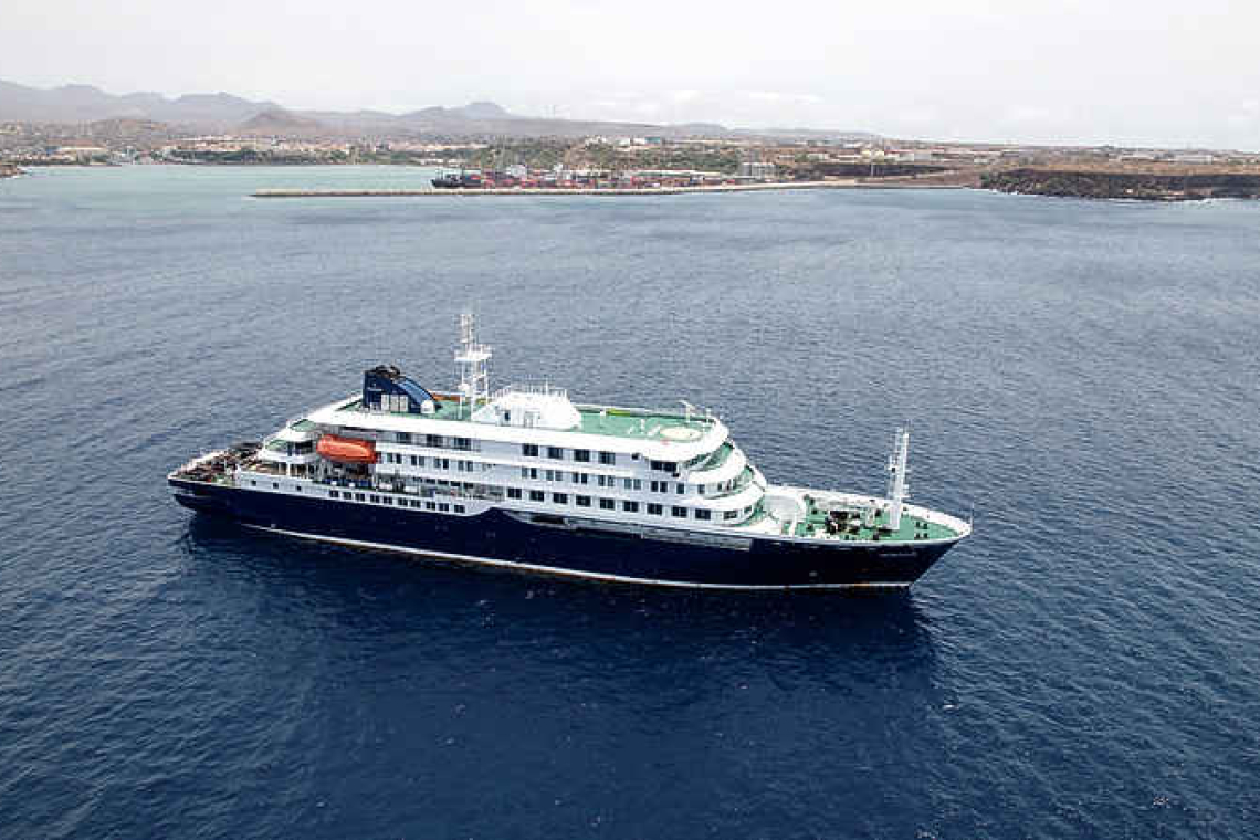    Hantavirus-hit cruise ship heads to Spain after three people evacuated