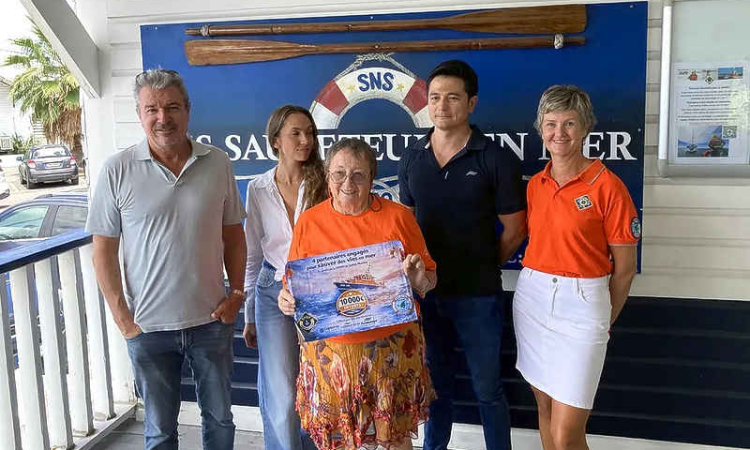 French sea rescue service SNSM  receives 10,000 euros in donations