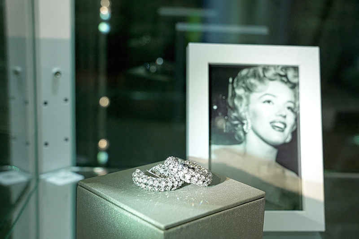 From jewelry to private letters, Marilyn Monroe’s hidden world heads to auction