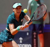 'No expiration date for ambition and dreams': Cirstea powers into Rome semis
