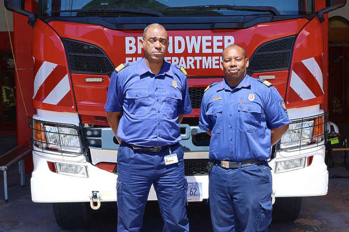 Fire officer Villarreal completes  advanced leadership programme