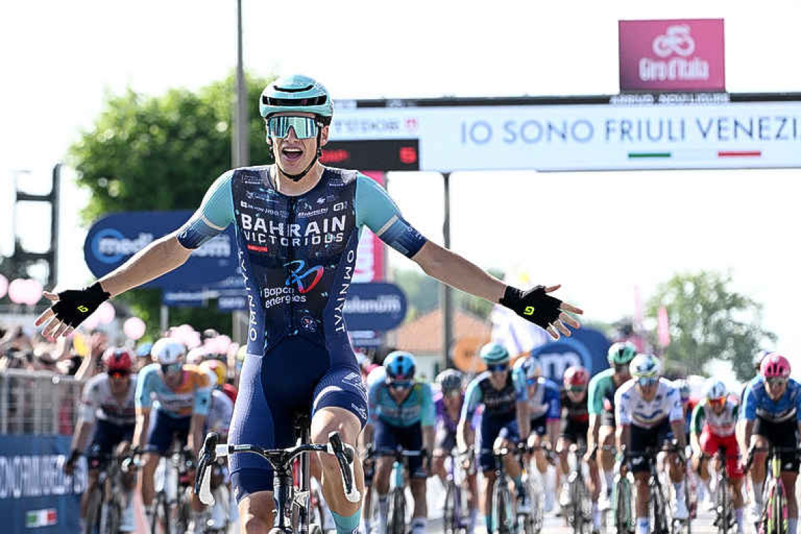         Segaert steals a march to win Giro stage 12, Eulalio extends lead