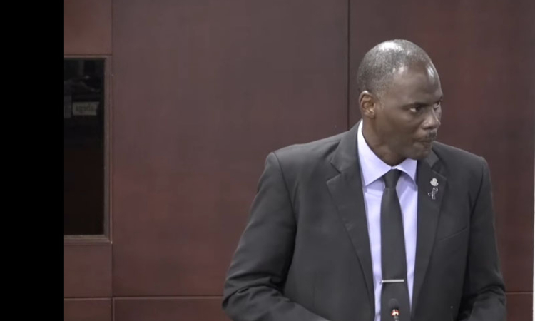 Brug sent home, motion of no confidence passed with 8 votes for 7 against