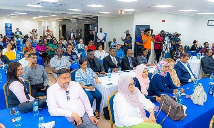       Govt. mulls better online  protection for children