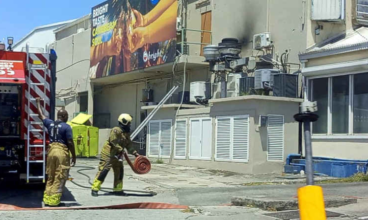  Burger King not on fire; smoke  traced to exterior extractor fan