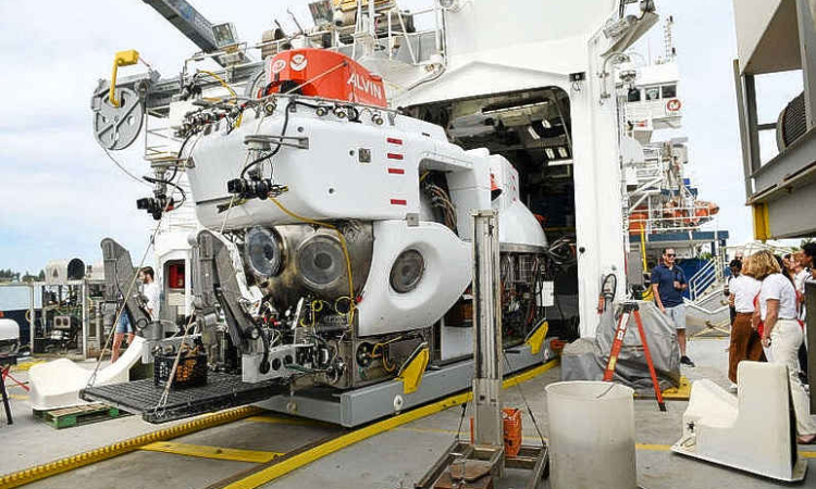 Submersible that explored  Titanic visits for maintenance