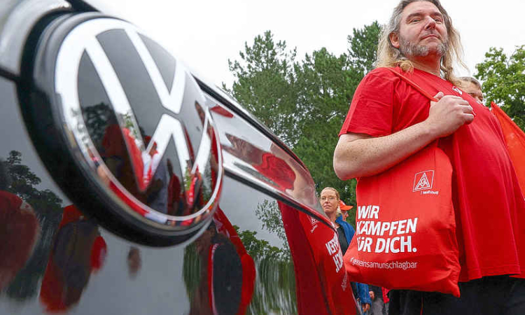 Volkswagen to cut capacity, model lineup