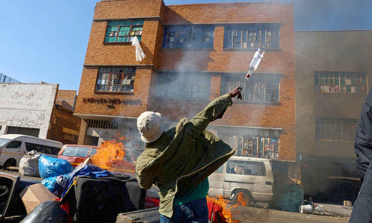 South African protesters go door-to-door  forcing immigrants from their homes