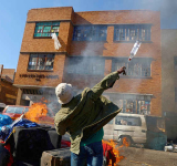 South African protesters go door-to-door  forcing immigrants from their homes