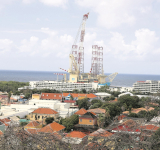 Offshore windmill ship  makes stop in Curaçao