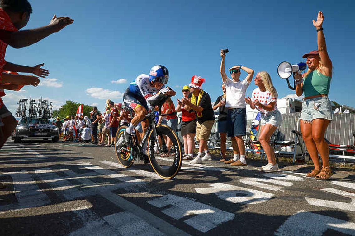 Evenepoel admits 'bittersweet' win after teammate Lipowitz crashed