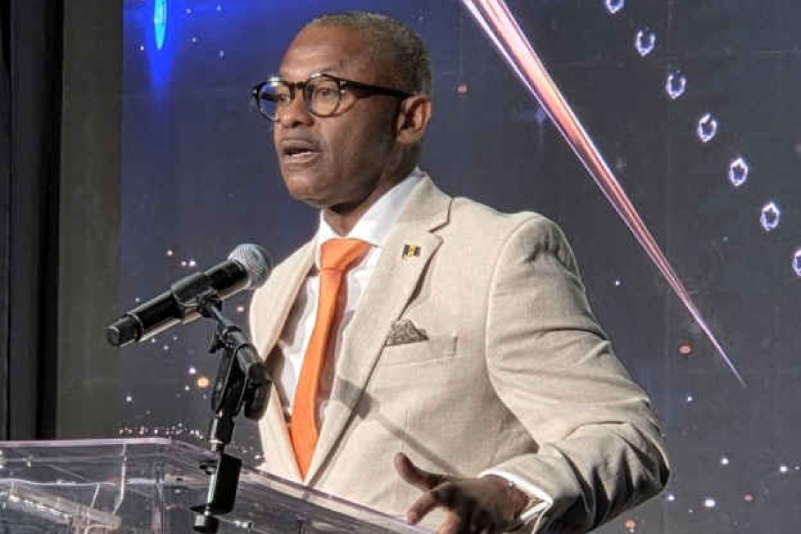 Tourism minister calls for  unified labour law structure