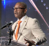 Tourism minister calls for  unified labour law structure