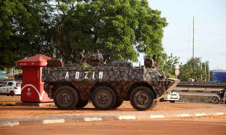 Niger says it regains control of  airbase after soldiers mutiny