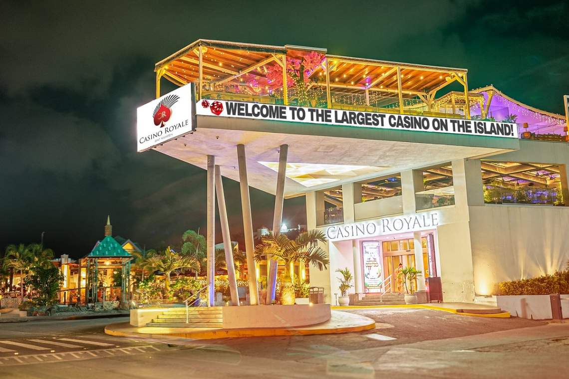 Armed robbery at Maho   casino under investigation 
