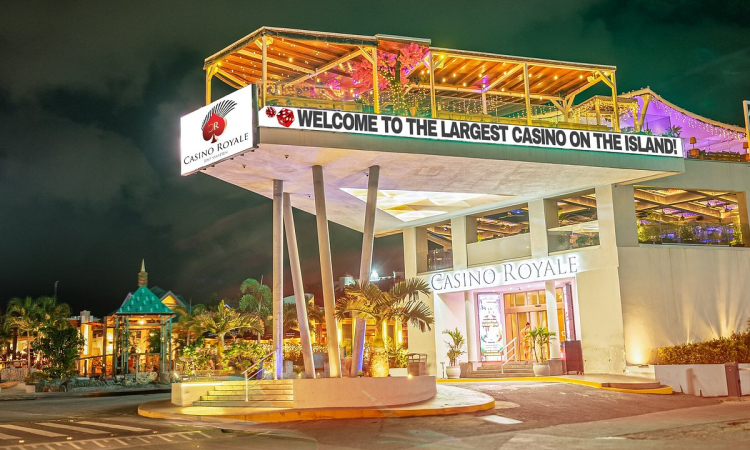Armed robbery at Maho   casino under investigation 