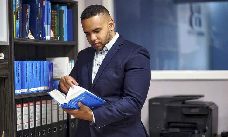 Attorney Ashton Richardson  admitted to Geneva Academy