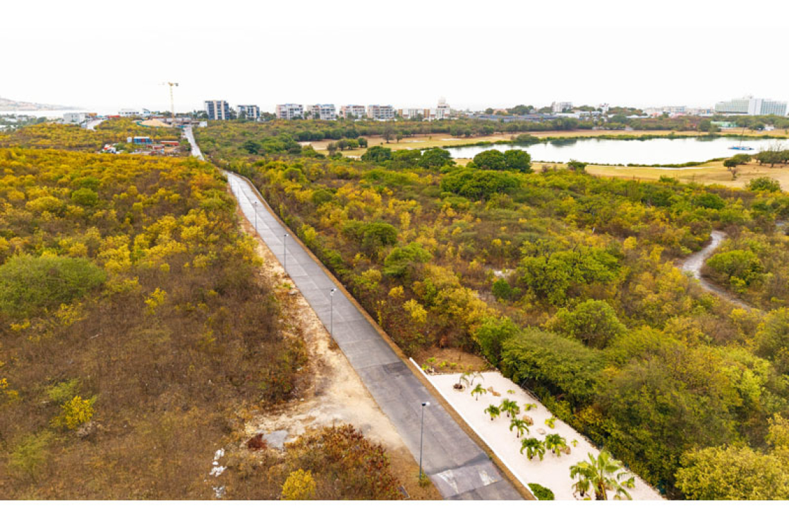Gumbs: Put Mullet Bay up for sale  instead of pursuing master plan