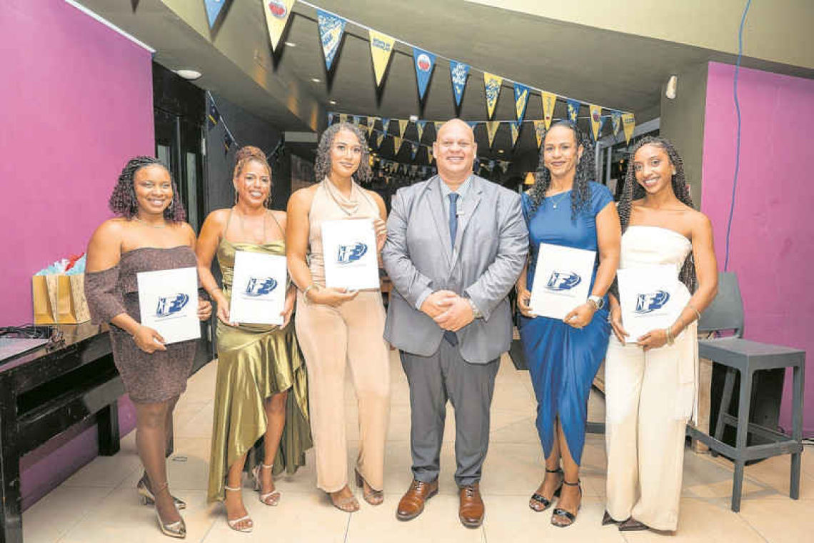 Curaçao gained five new  operating room assistants