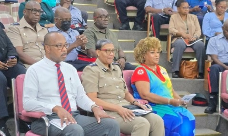 Police communication not  optional, says commissioner
