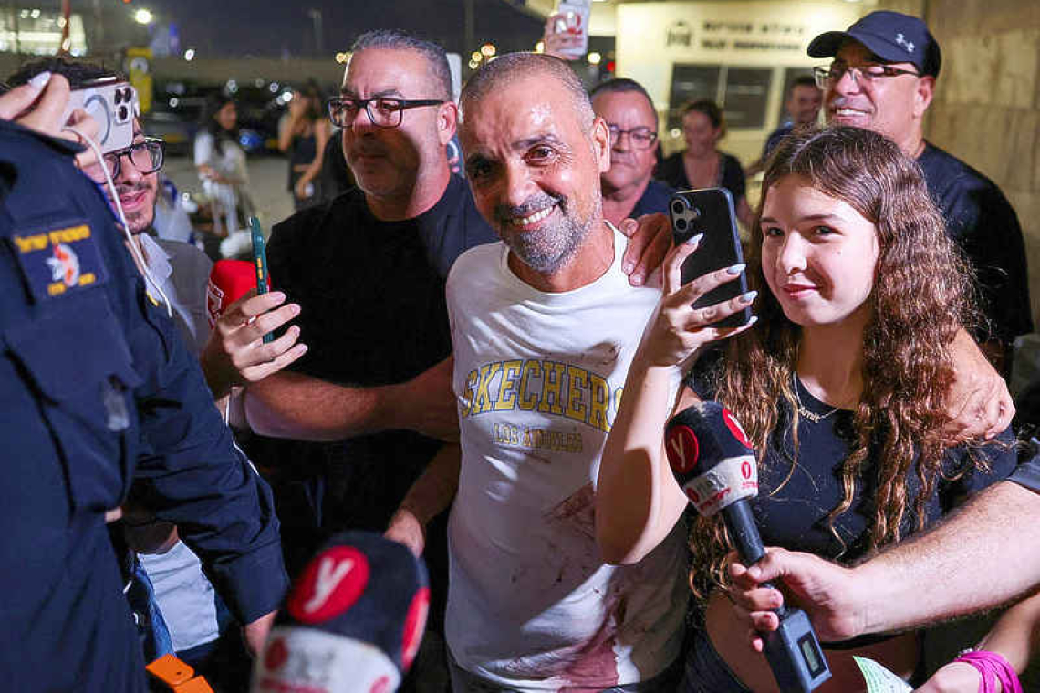Passengers foil bid to crash Dubai-Tel Aviv  flight, Israel says, after co-pilot stabs pilot
