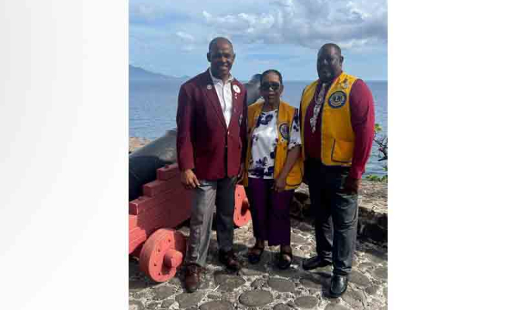 Lions District Governor  visits St. Eustatius
