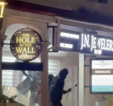 Robbery attempt at  Maho jewellery store