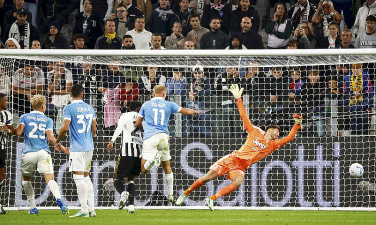 Danish duo fire high-flying Lazio to 3-0 win over Juventus