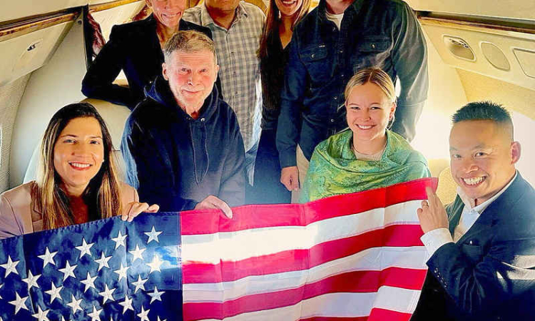 Russia frees retired  US schoolteacher