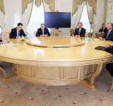 Putin agrees to resume 3-way peace talks with Ukraine and US