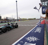 Antonelli wins US Grand Prix but must wait for title