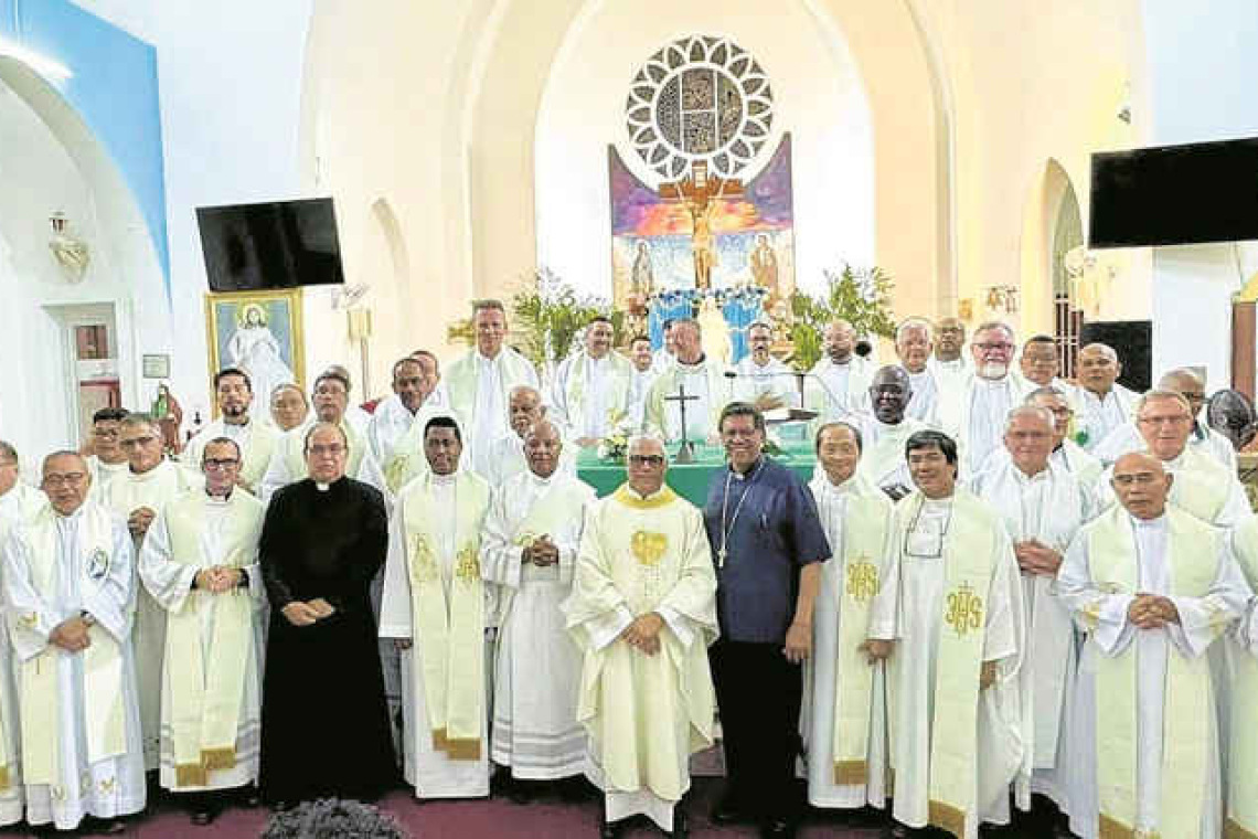 Priests met  on Bonaire