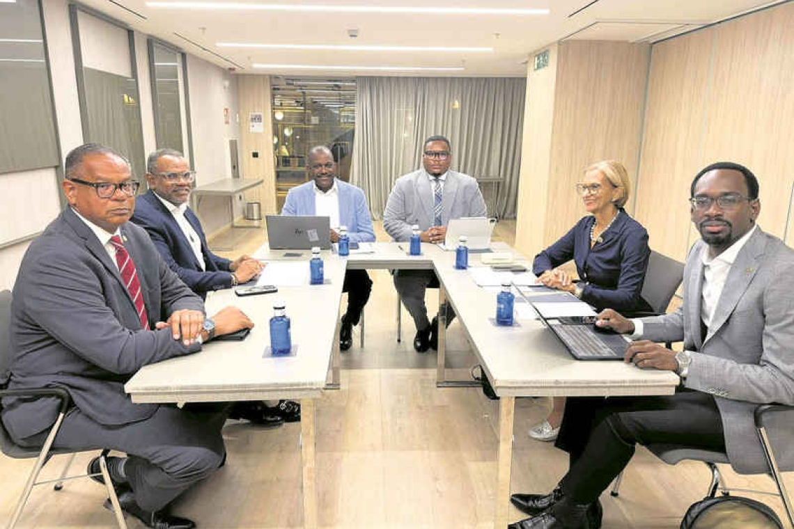 Presidents of Parliament  hold tripartite in Tenerife